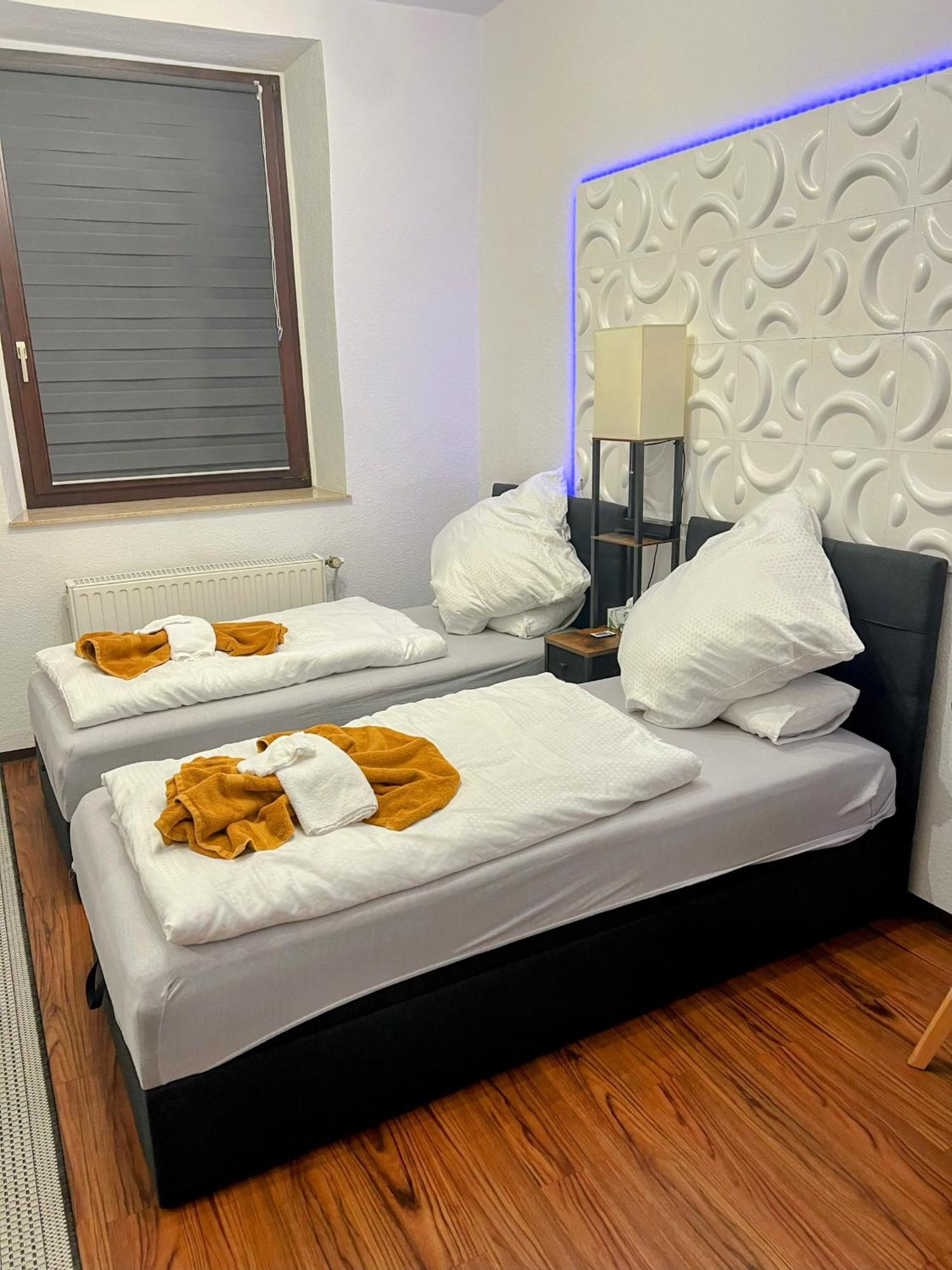 Sahara Hosting 1 & 3 * Nürnberg